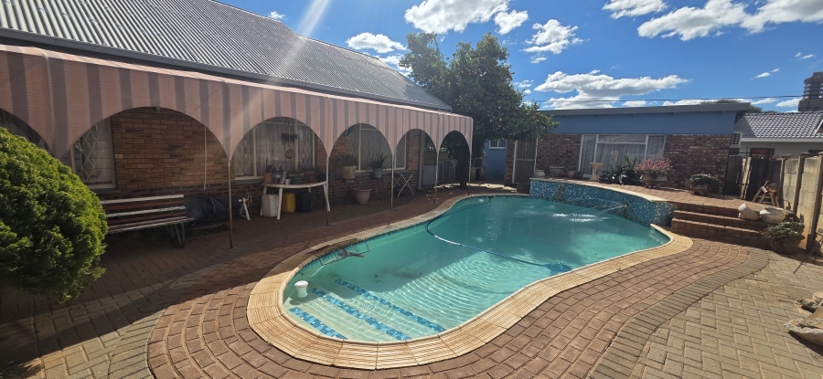 4 Bedroom Property for Sale in New Park Northern Cape